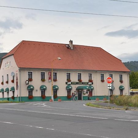 Motorest Penzion Na Bojisti Chlumec  Экстерьер фото